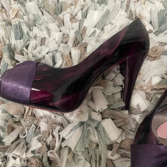 Shoes - Picture 3 of 5